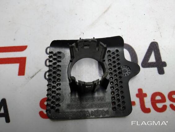 1Кронштейн крепления парктроника S11 Tesla model X 1097474-00-A