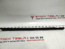 1Уплотнитель стекла внутрений двери задней левой Tesla model X 1483693-00-A