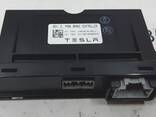 Блок контроля стояночного тормоза Tesla model X S REST 1007618-00-J - фото 1