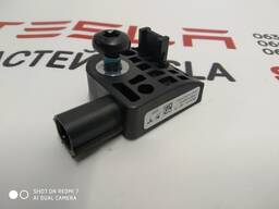 Датчик удара Airbag передний боковой Tesla model S, model S REST 1005274-00-B