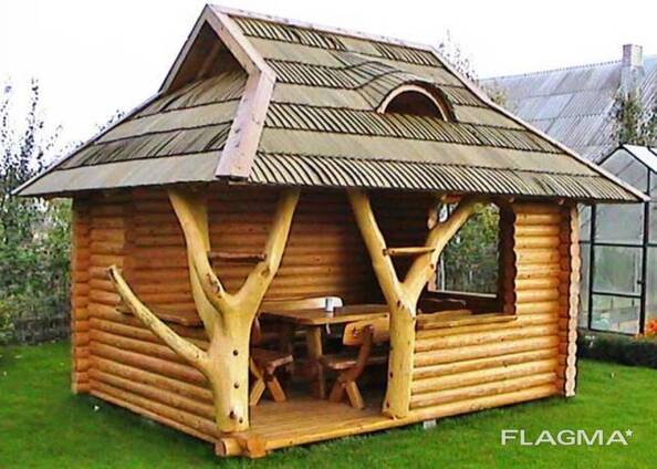 Дом из дерева ручной работы