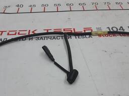 Форсунка стеклоомывателя с подогревом Tesla model S, model S REST 1005404-01-E