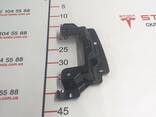 Кронштейн модулей стояночного тормоза и управления подсветкой Tesla model S, model S REST - фото 1