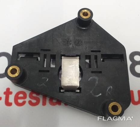 Кронштейн мотора привода люка правый Tesla model S, model S REST 6008697-00-A