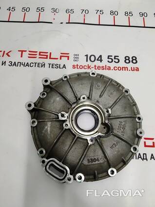 Крышка мотора со стопорными кольцами Tesla model S 1025276-00-Q