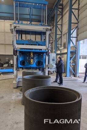 Mobiilne vibropress betoonrõngaste ja -plokkide tootmiseks SUMAB E12 L