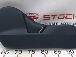 Накладка декоративная сиденья водителя нижняя правая Tesla model 3 1088965-00-C