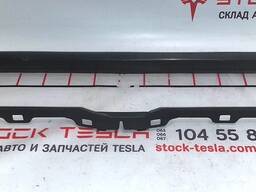 Накладка люверса центрального Tesla model X 1047343-00-D