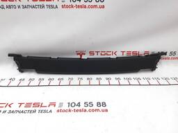 Накладка верхняя дверного проёма сокола правая в комплекте пластик Tesla model X 1105135-0
