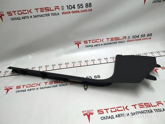 Облицовка порога переднего левого Tesla model 3 1086290-00-H