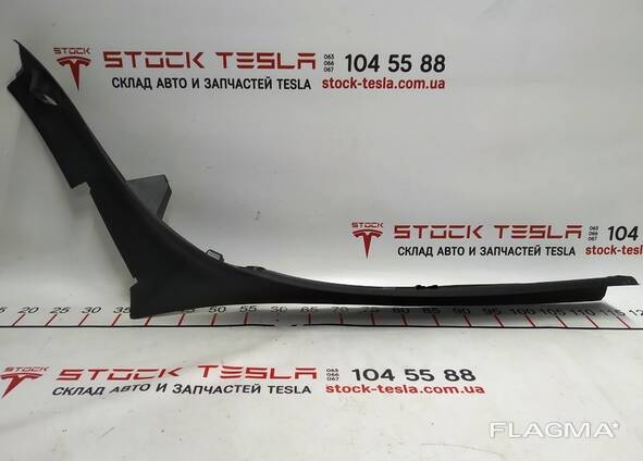 Облицовка проема багажника правая Tesla model X 1047321-00-E