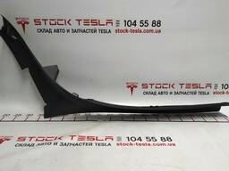 Облицовка проема багажника правая Tesla model X 1047321-00-E