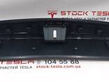 Отделка багажника пластик (под замок) в сборе (с повреждением) Tesla model S 1010824-00-B