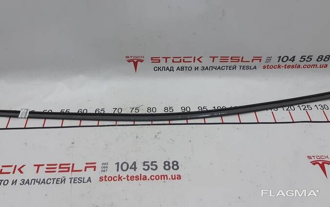 Уплотнитель датчика закрытия крышки багажника Tesla model X 1046256-00-B