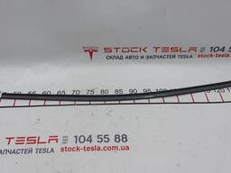 Уплотнитель датчика закрытия крышки багажника Tesla model X 1046256-00-B