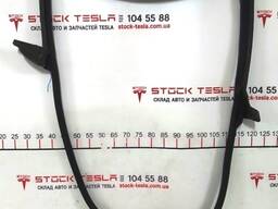 Уплотнитель дверного проёма заднего правого Tesla model 3 1090510-00-K