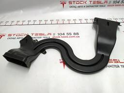 Воздуховод системы кондиционирования 2-го ряда сидений Tesla model 3 1092163-00-A